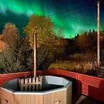 Casa de Férias Nydelig Med Havutsikt Og Utendors Badestamp *