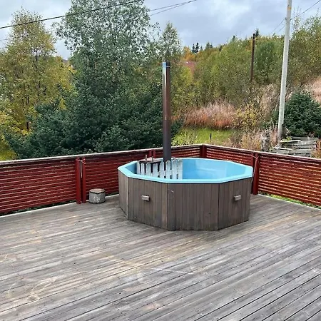Holiday home Nydelig Med Havutsikt Og Utendors Badestamp Botnhamn
