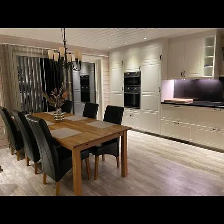 Nydelig Med Havutsikt Og Utendors Badestamp * Botnhamn