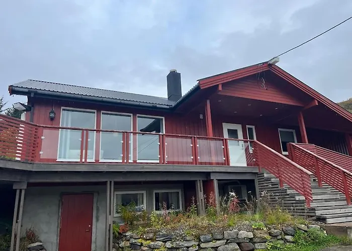 Hébergement de vacances Nydelig Med Havutsikt Og Utendors Badestamp