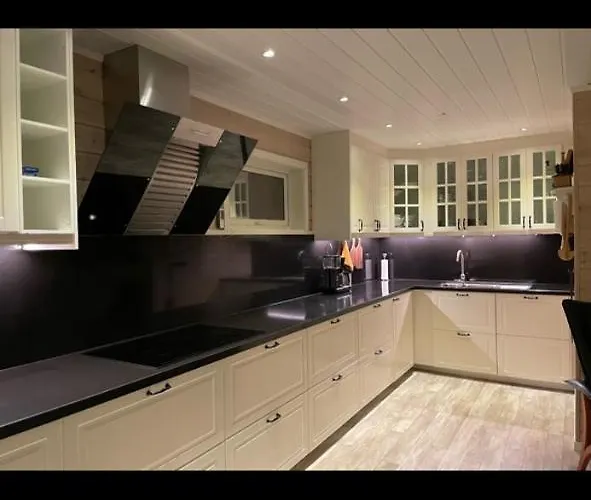 Nydelig Med Havutsikt Og Utendors Badestamp * Botnhamn