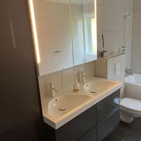 Nydelig Med Havutsikt Og Utendors Badestamp 펜션