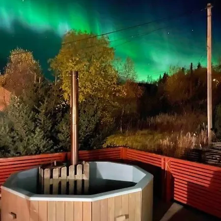 펜션 Nydelig Med Havutsikt Og Utendors Badestamp *